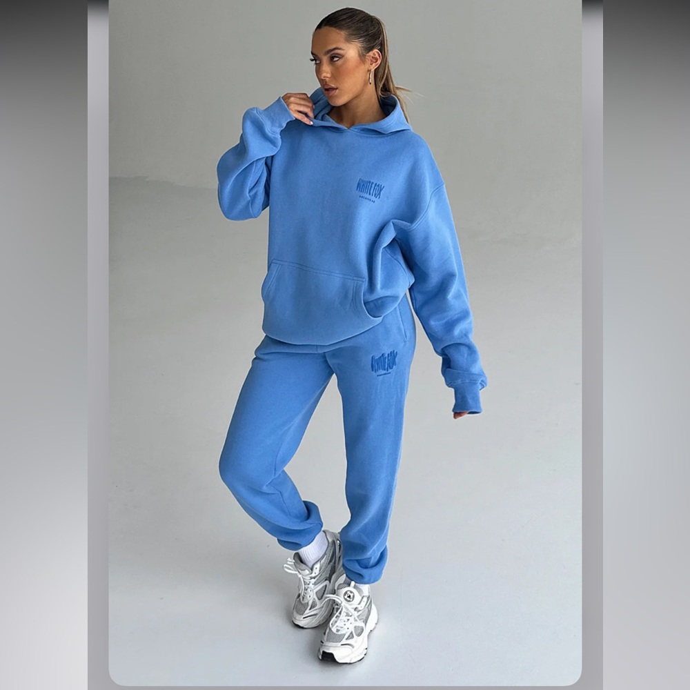 White fox boutique blue sweat set